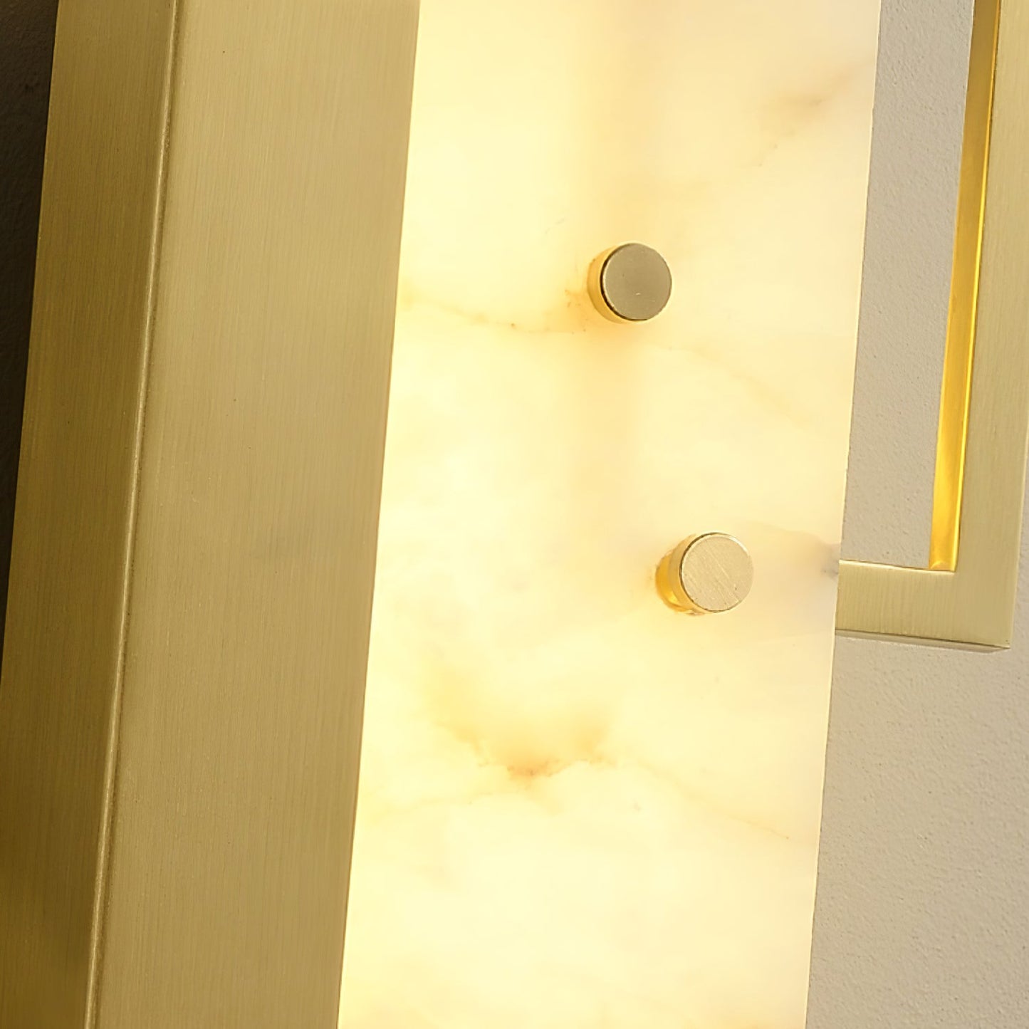 Alabaster Wall Sconce with Modern Craftsmanship