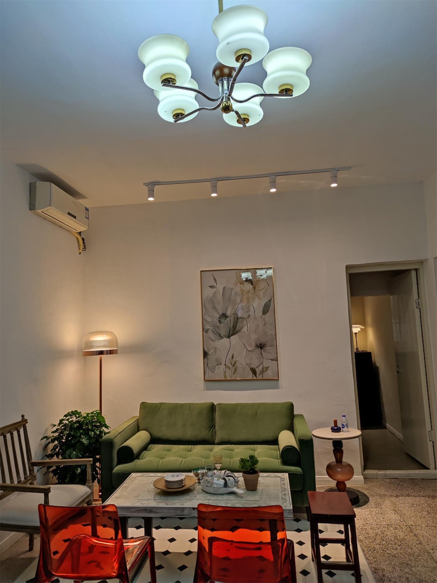 Anath Traditional Chandelier