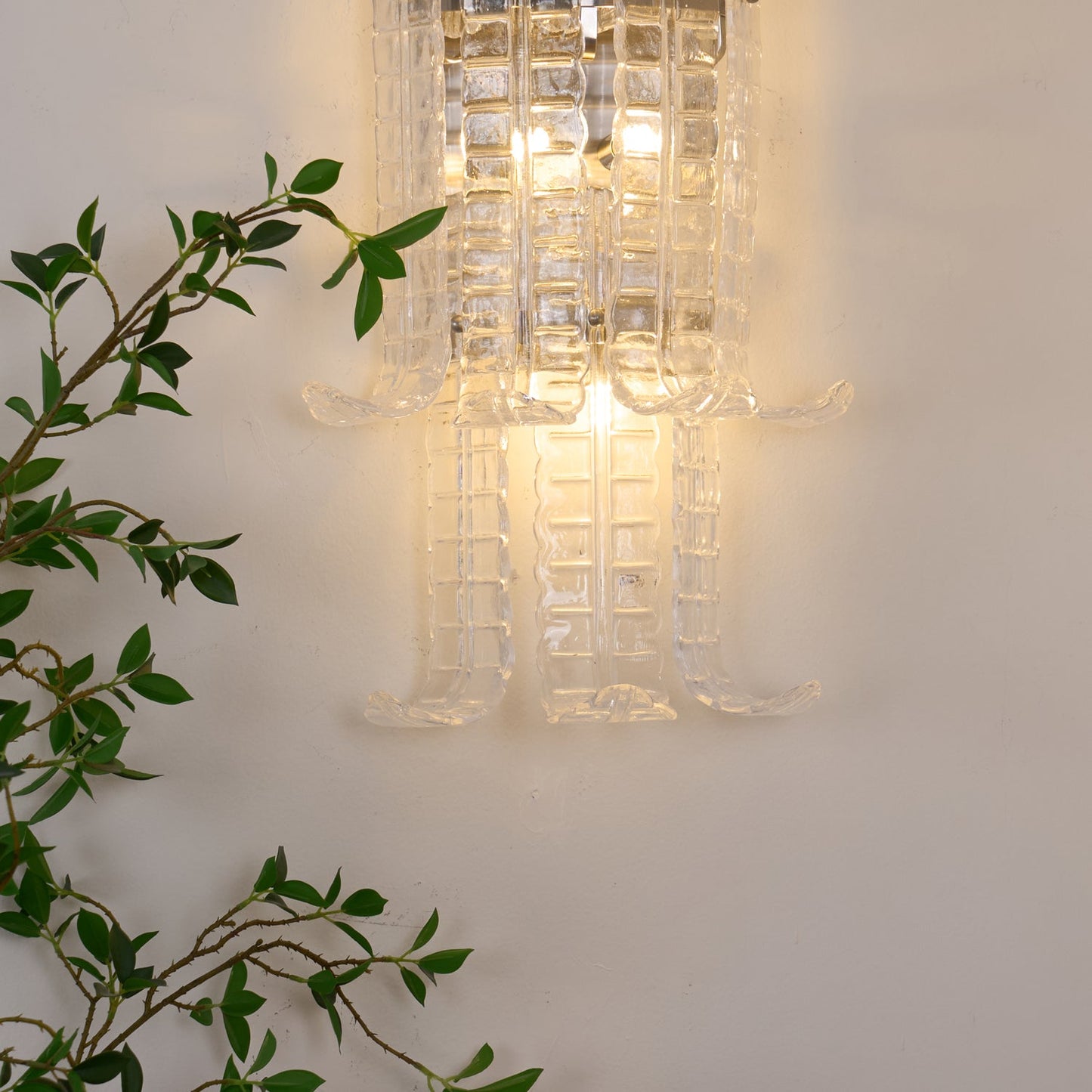 Ava Brass Wall Lamp with Alabaster Shade