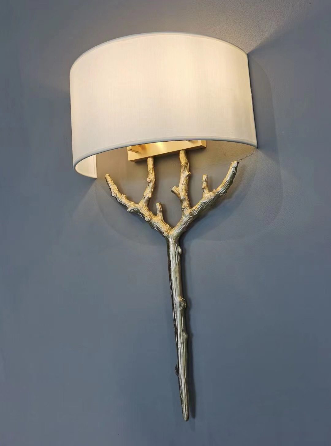 Brass Branch Wall Lamp - Elegant Tree Design
