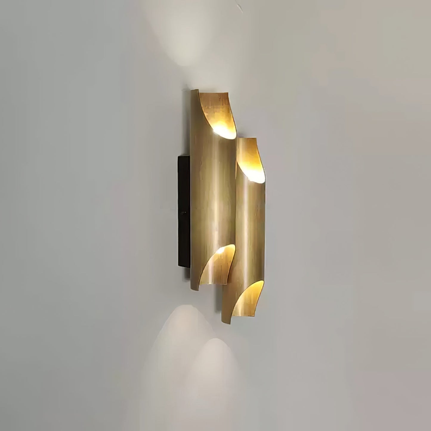 Brass Branch Wall Lamp - Elegant Tree Design