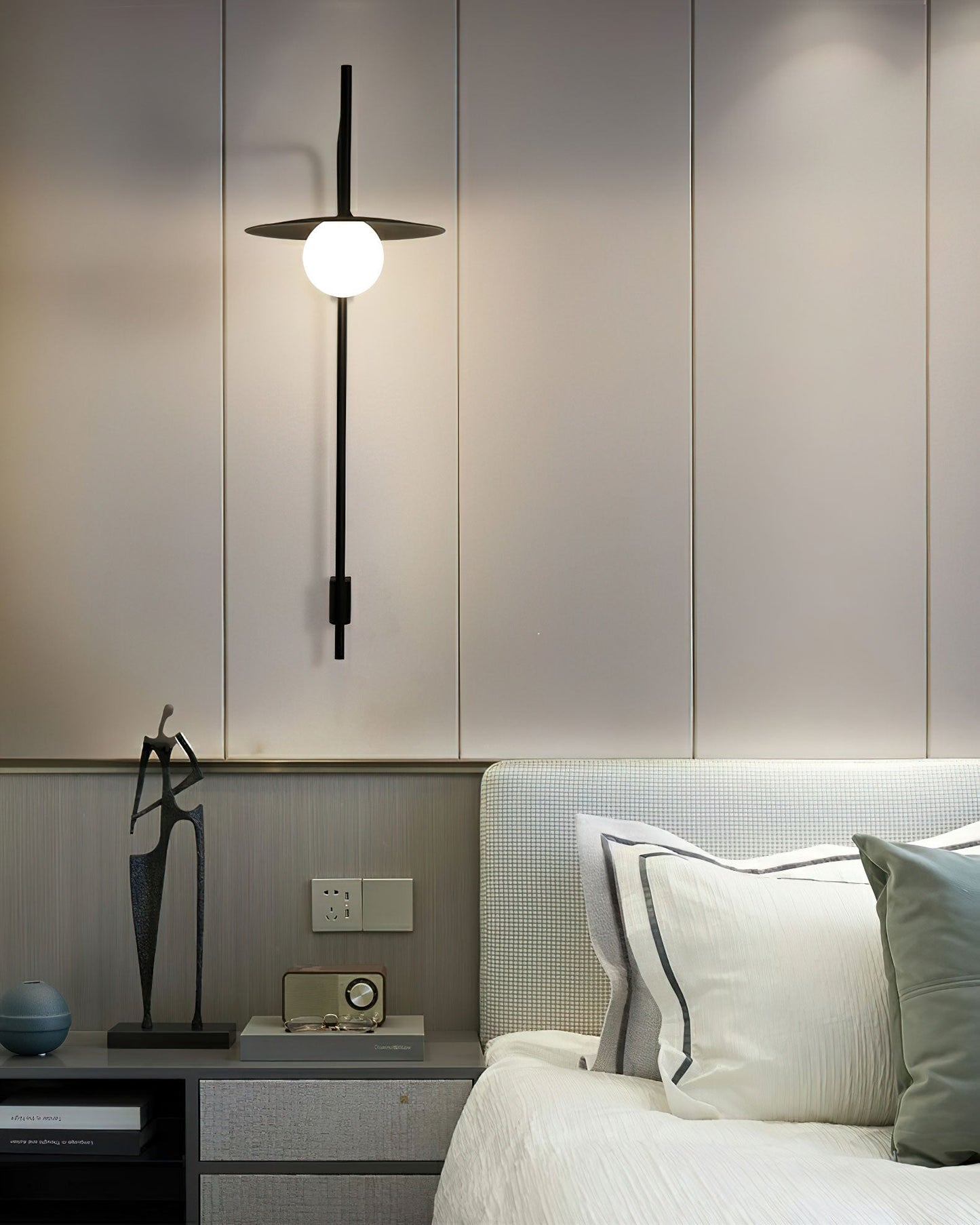 Gand Modern Chandelier with Metal and Acrylic Design