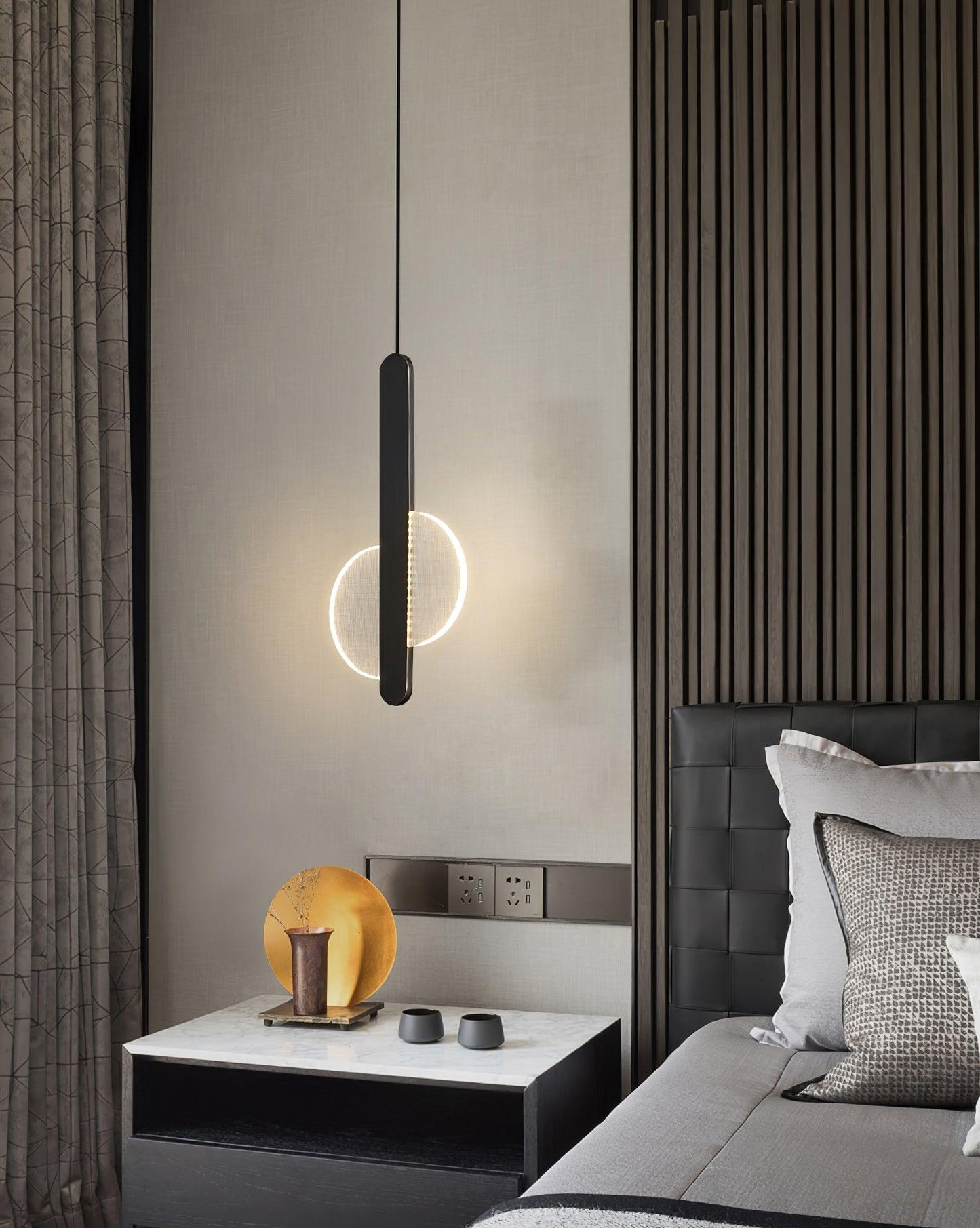 Modern Loomis Pendant Lamp with Brass & Black Finishes