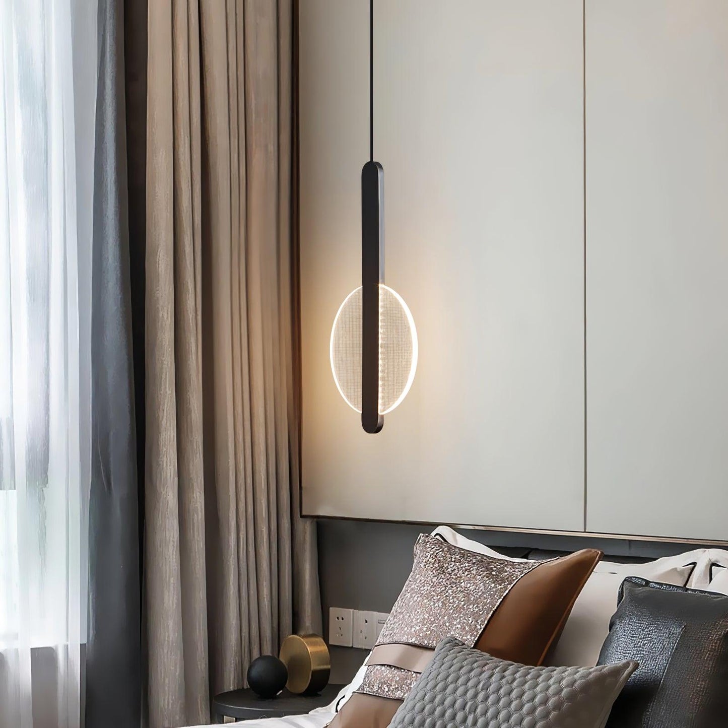 Modern Loomis Pendant Lamp with Brass & Black Finishes