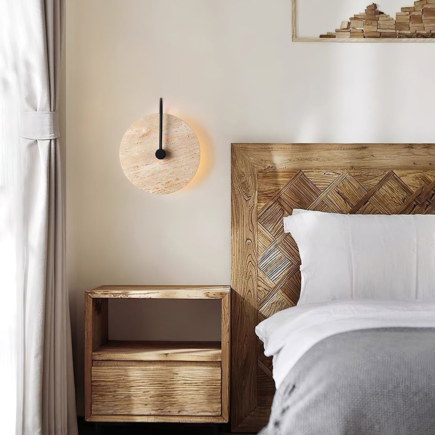 Resin Ribbed Wall Lamp for Modern Spaces
