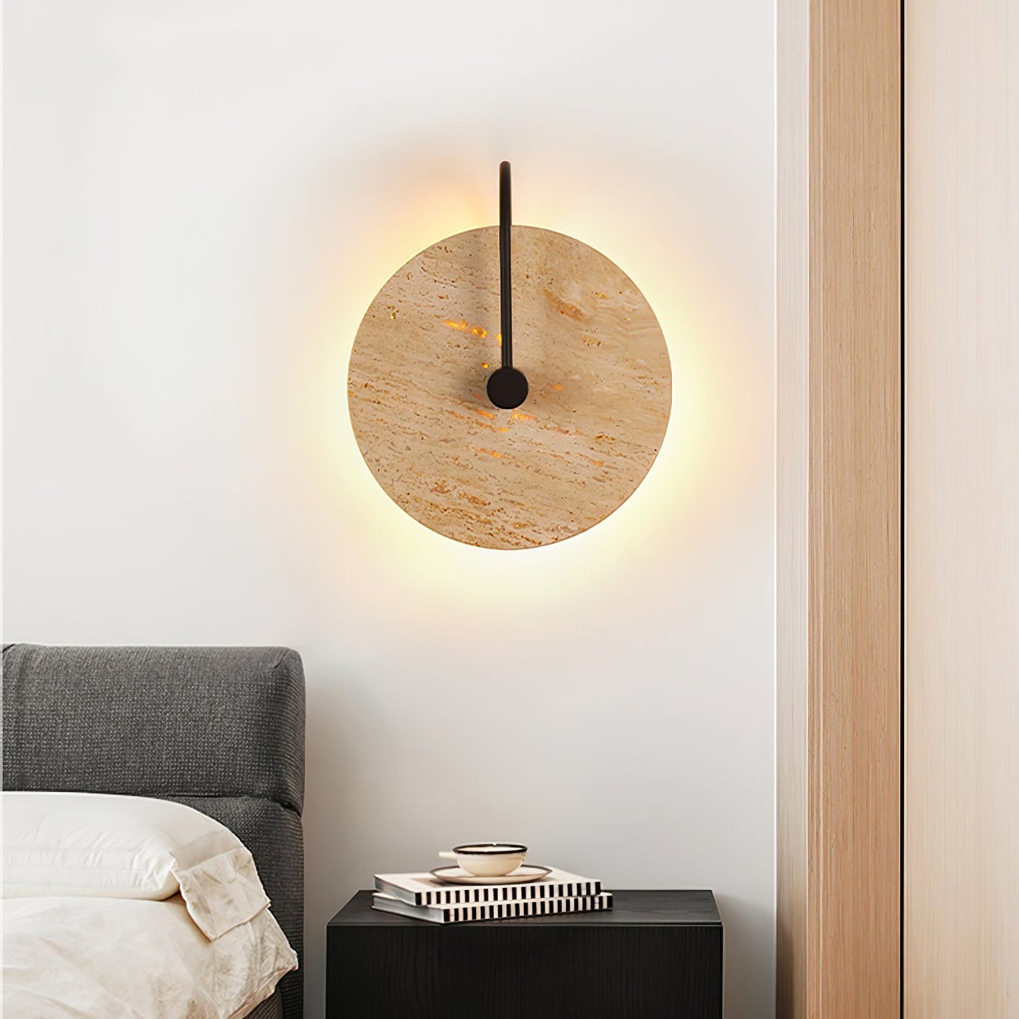 Resin Ribbed Wall Lamp for Modern Spaces