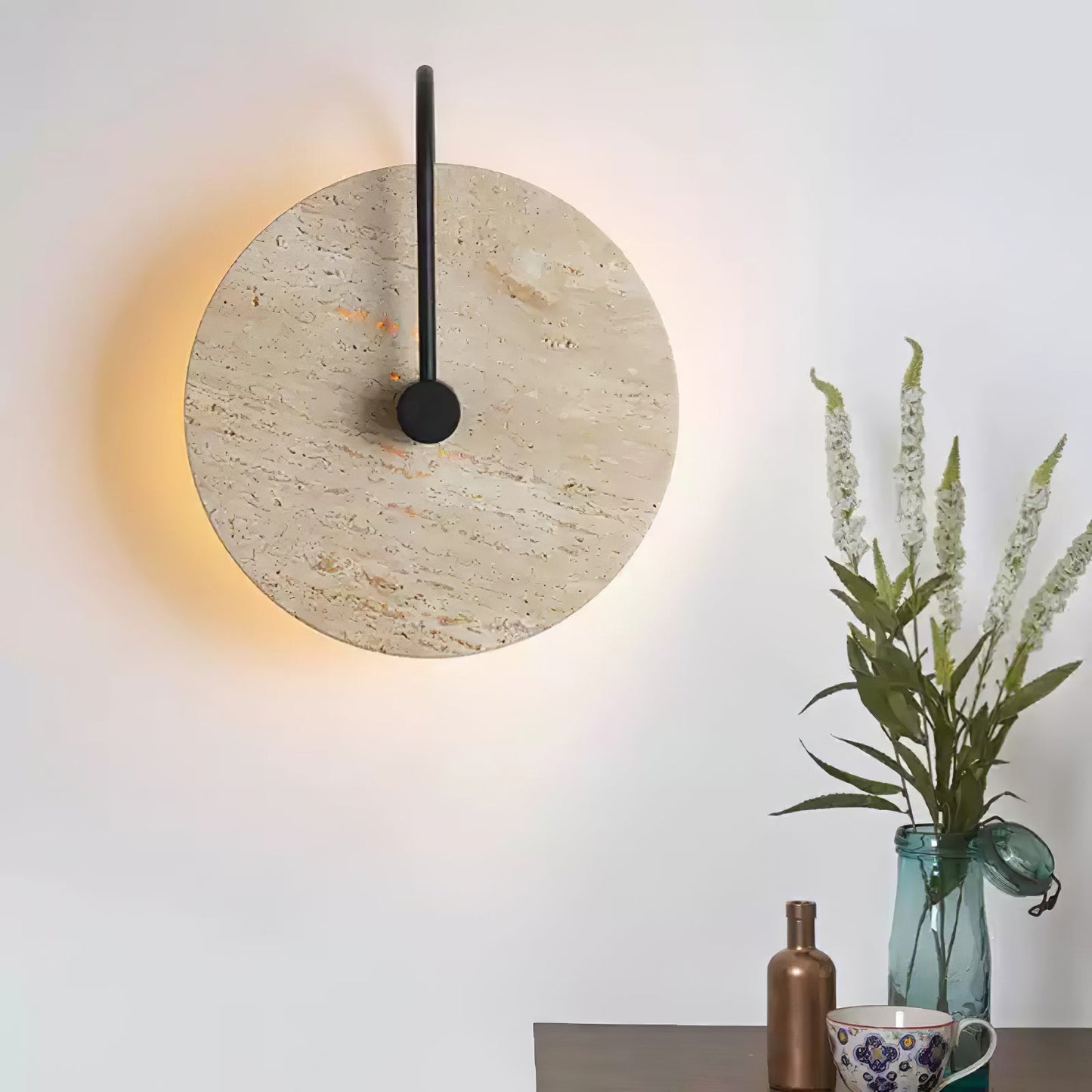 Resin Ribbed Wall Lamp for Modern Spaces