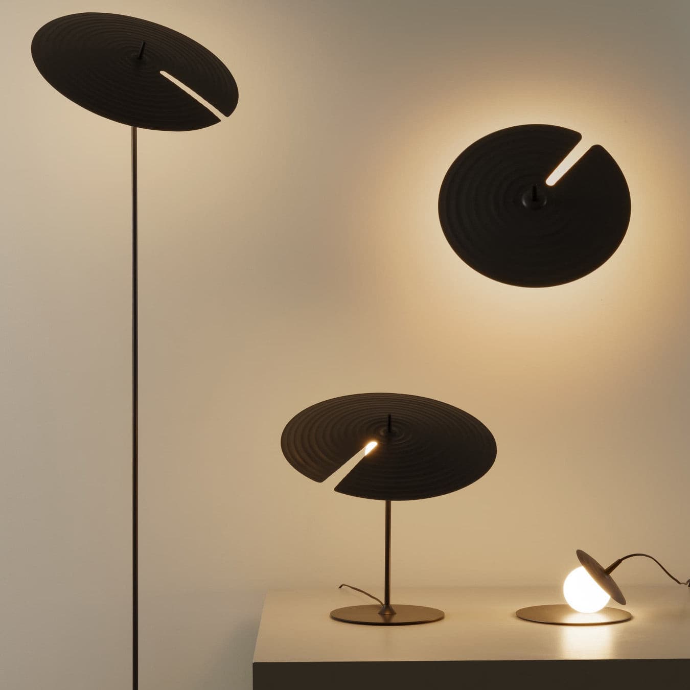 Symphony Wall Lamp - Versatile Lighting