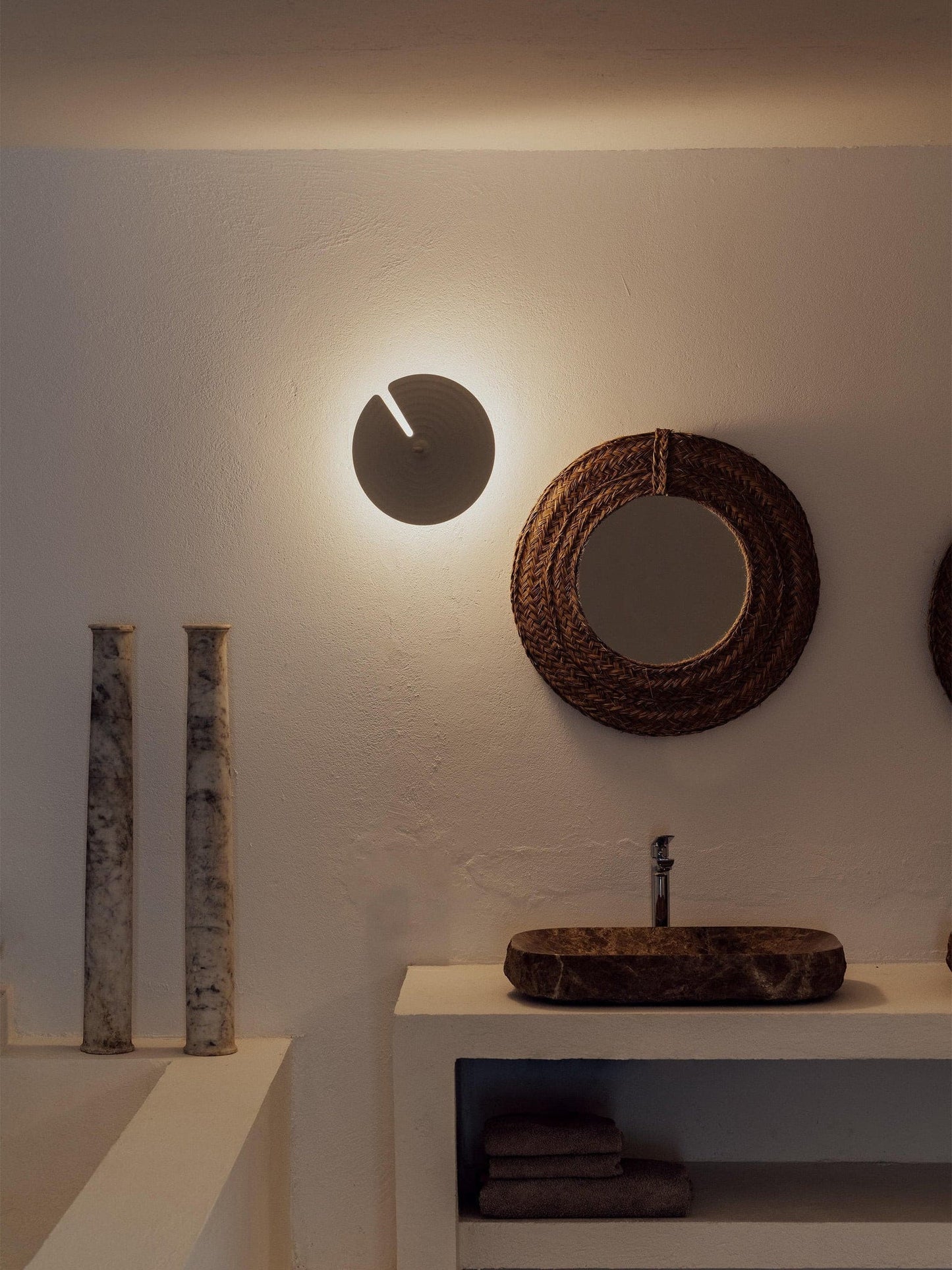 Symphony Wall Lamp - Versatile Lighting