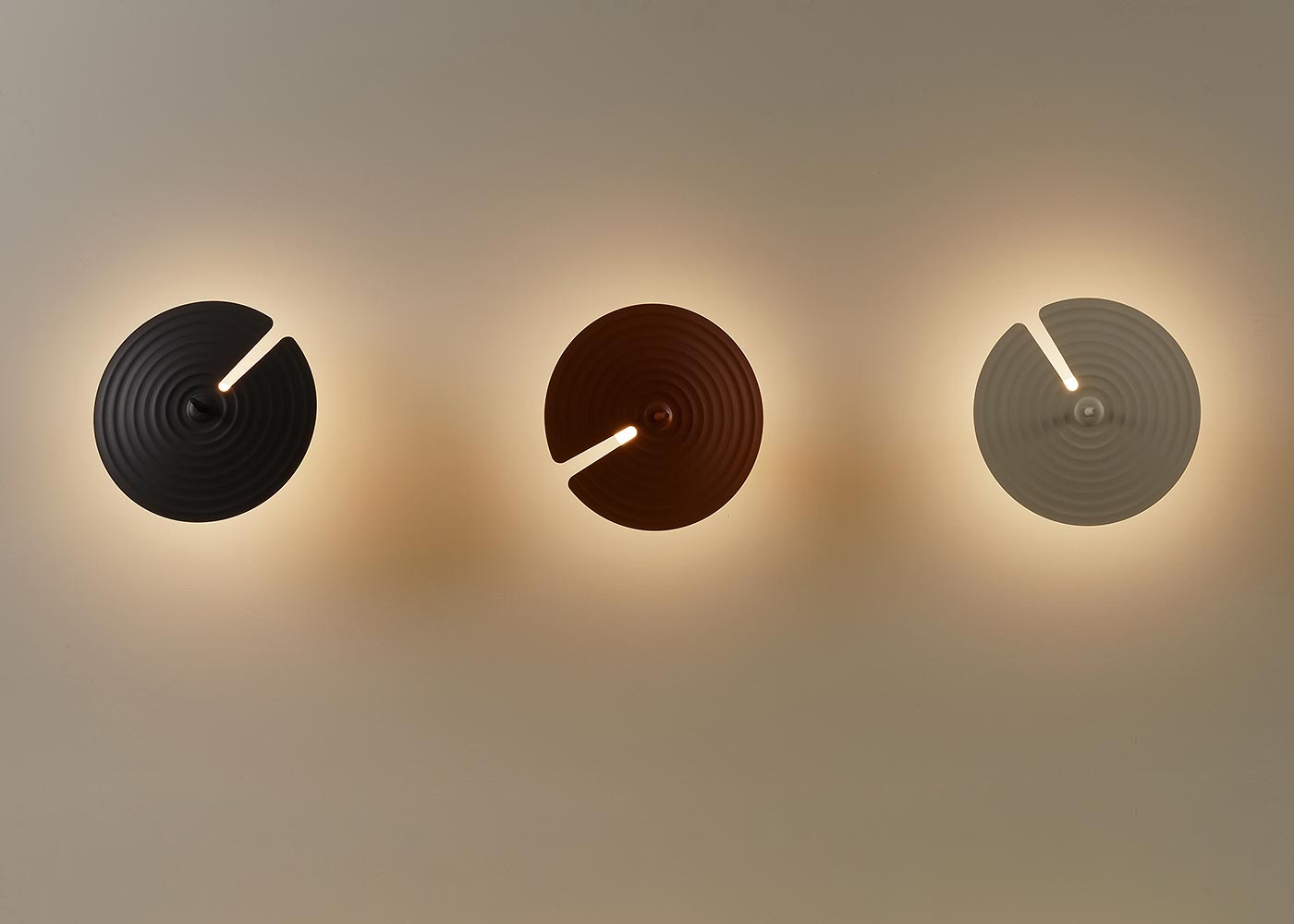 Symphony Wall Lamp - Versatile Lighting