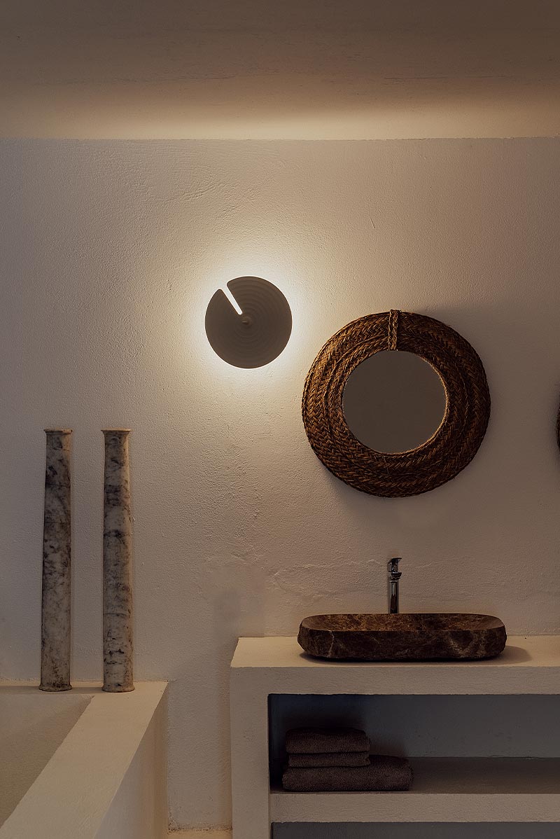 Symphony Wall Lamp - Versatile Lighting