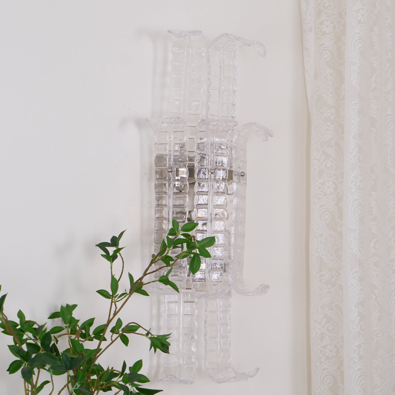 Ava Brass Wall Lamp with Alabaster Shade