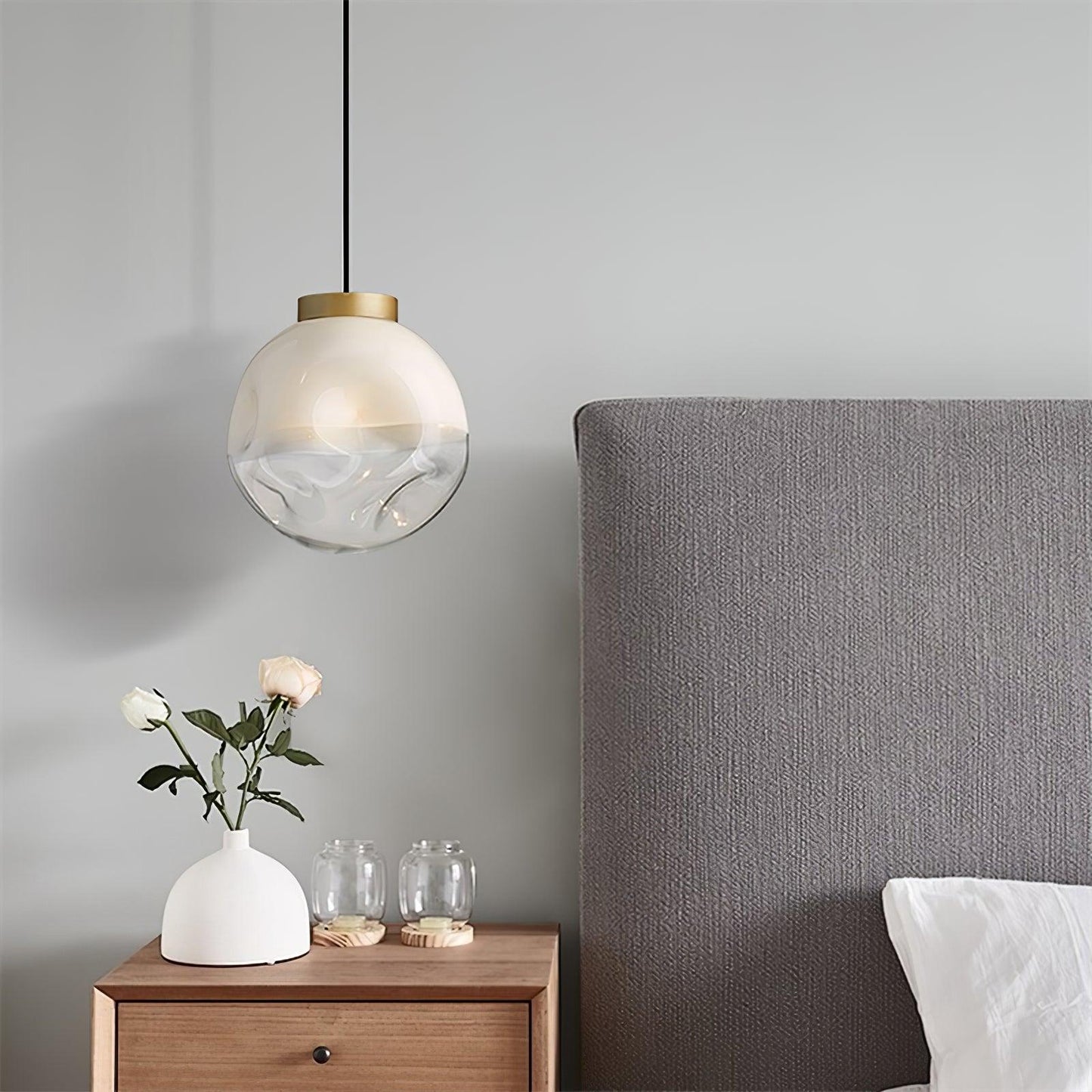 Ecar Gold Pendant Lamp with White Sphere