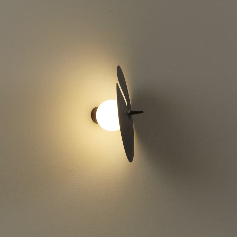 Symphony Wall Lamp - Versatile Lighting