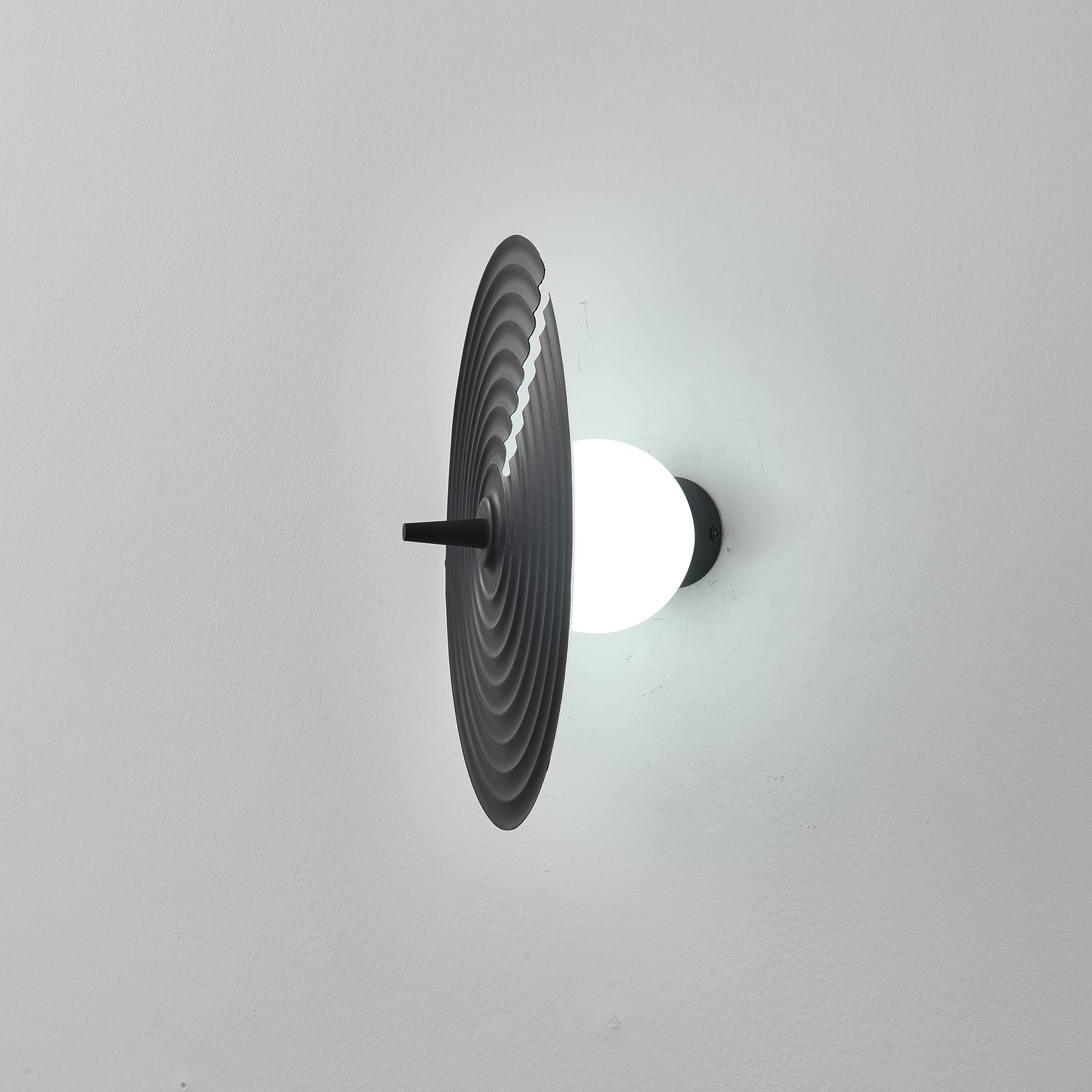 Symphony Wall Lamp - Versatile Lighting